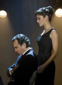 Daniel Day-Lewis és Marion Cotillard a Kilenc (Nine) című film egyik jelenetében