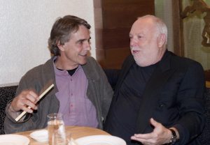 Jeremy Irons Oscar-díjas brit színész és Andy Vajna magyar származású hollywoodi producer a Nobu étteremben 2010. szeptember 8-án