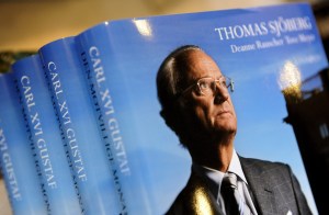 A XVI. Károly Gusztáv svéd király életéről szóló "Carl XVI Gustaf - The Unwilling Monarch" című könyv