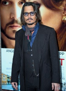 Johnny Depp amerikai színész Az utazó (The Tourist) című filmje bemutatóján New Yorkban 2010. december 6-án Johnny Depp amerikai színész Az utazó (The Tourist) című filmje bemutatóján New Yorkban 2010. december 6-án