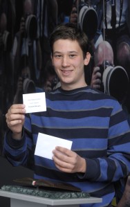 Mészáros Márton bejelenti Budán 2010. december 28-án, hogy Leonardo DiCaprio amerikai színész kapta az év színészének járó Arany Medál-díjat