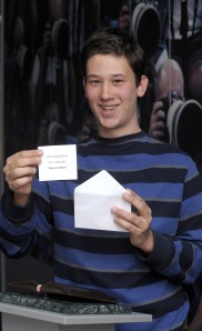 Mészáros Márton bejelenti Budán 2010. december 28-án, hogy Marion Cotillard Oscar-díjas francia színésznő kapta az év színészének járó Arany Medál-díjat