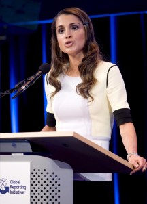 Rania jordániai királyné részt vesz egy rendezvényen Hollandia fővárosában, Amszterdamban 2008-ban