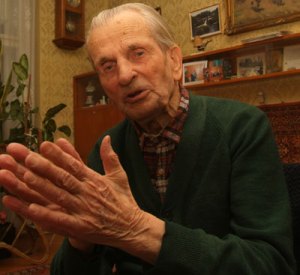 Gallai Rezső (született: 1904. január 29.) Magyarország legidősebb élő embere