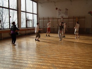 2011 perces kosárlabda az Alsóerdősori Bárdos Lajos Gimmnáziumban 2011. február 3. és 5. között (Mészáros Márton felvétele) 2011 perces kosárlabda az Alsóerdősori Bárdos Lajos Gimmnáziumban 2011. február 3. és 5. között (Mészáros Márton felvétele)