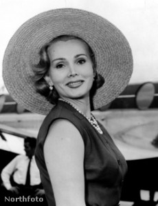 Gábor Zsazsa magyar származású amerikai színésznő az 1950-es években