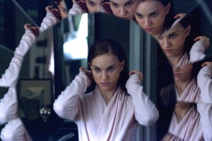 Natalie Portman amerikai színésznő a Fekete hattyú (Black Swan) című filmben