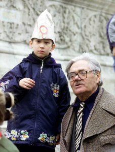 Én és Józsi bácsi a Hősök terén 1999-ben Én és Józsi bácsi a Hősök terén 1999-ben