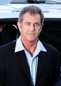 Mel Gibson Oscar-díjas ausztrál színész a perére érkezik egy Los Angeles-i bíróságra 2011. március 11-én