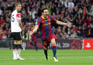 Lionel Messi argentin labdarúgó, a spanyol FC Barcelona csatára ünnepel, miután belőtte csapata  gólját a labdarúgó Bajnokok Ligája Barcelona-Manchester United döntőjében Londonban 2011. május 29-én