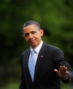 Barack Obama amerikai elnök a washingtoni Fehér Ház előtt 2011. május 6-án