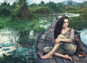Angelina Jolie amerikai színésznő Louis Vuitton divatcég kampányában, 2011 június Angelina Jolie amerikai színésznő Louis Vuitton divatcég kampányában, 2011 június