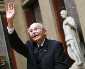 Habsburg Ottó magyar és cseh királyi, ill. osztrák császári főherceg, az utolsó Habsburg-trónörökös Bécsben 2008. március 10-én