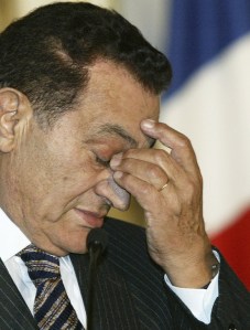 "Ezt bebuktad Hosni!" - Megkezdődött Mubarak pere