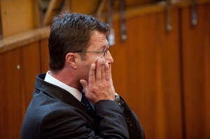 Stohl András magyar színész az ítélethirdetés alatt a Pest Megyei Bíróságon 2011. szeptember 6-án Stohl András magyar színész az ítélethirdetés alatt a Pest Megyei Bíróságon 2011. szeptember 6-án