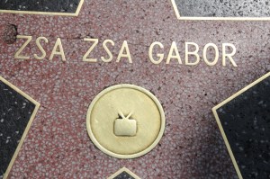 Gábor Zsazsa magyar színésznő csillaga a hollywoodi Hírességek Sétányán (Mészáros Márton felvétele)