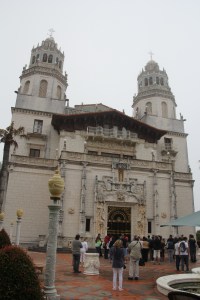 A Hearst kastély bejárata a kaliforniai San Simeonban, San Francisco és Los Angeles között félúton (Mészáros Márton felvétele)