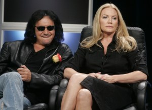 A KISS amerikai rockegyüttes vezetője, a magyar származású Gene Simmons és neje, Shannon Tweed