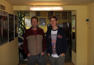 Karinthy Márton színigazgató-rendező és Mészáros Márton Budán a Karinthy Színházban 2011. október 9-én Karinthy Márton színigazgató-rendező és Mészáros Márton Budán a Karinthy Színházban 2011. október 9-én