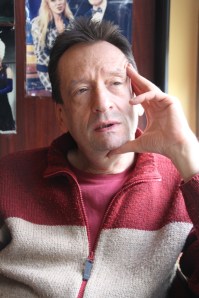 Karinthy Márton színigazgató-rendező, író, Karinthy Frigyes unokája az általa alapított Karinthy Színházban Budán 2011. október 9-én (Fotó: Mészáros Márton) Karinthy Márton színigazgató-rendező, író, Karinthy Frigyes unokája az általa alapított Karinthy Színházban Budán 2011. október 9-én (Fotó: Mészáros Márton)