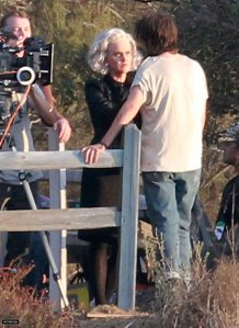 Katy Perry amerikai énekesnő a The One That Got Away című dalához készülő videoklipje forgatásán Los Angelesben 2011. október 5-én Katy Perry amerikai énekesnő a The One That Got Away című dalához készülő videoklipje forgatásán Los Angelesben 2011. október 5-én