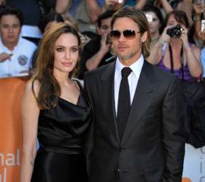 Budapesten senki sem tudta lencsevégre kapni a Jolie-Pitt párost. Ez a felvétel 2011. szeptember 9-én a Torontói Filmfesztiválon készült Angelina Jolie-ról és Brad Pitt-ről