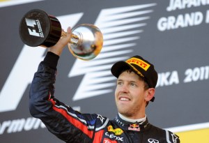 Sebastian Vettel ünnepel a Japán Nagydíj után 2011. október 9-én, miután világbajnok lett újra Sebastian Vettel ünnepel a Japán Nagydíj után 2011. október 9-én, miután világbajnok lett újra