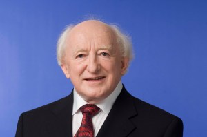A 70 éves Michael D. Higgins (képünkön) nyerte meg az ír elnökválasztást 2011. október 29-én