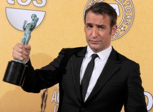 Jean Dujardin francia színész a vígjáték kategória legjobb színészének járó díjjal az amerikai film- és televíziós színészek céhe, a SAG (Screen Actors Guild Awards) Los Angeles-i díjkiosztóján 2012. január 29-én