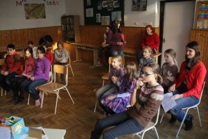 Napközis vers- és prózaíró háziverseny az Alsóerdősori Bárdos Lajos Általános Iskola és Gimnáziumban 2012. február 21-én (Fotó: Mészáros Márton) Napközis vers- és prózaíró háziverseny az Alsóerdősori Bárdos Lajos Általános Iskola és Gimnáziumban 2012. február 21-én (Fotó: Mészáros Márton)