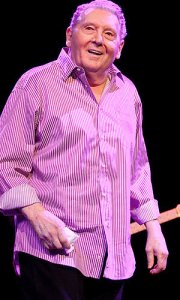 Jerry Lee Lewis amerikai énekes, dalszövegíró, zongorista