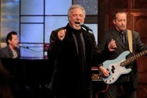 Tom Jones walesi énekes az amerikai CBS csatorna The Early Show felvételén 2010. szeptember 21-én Tom Jones walesi énekes az amerikai CBS csatorna The Early Show felvételén 2010. szeptember 21-én