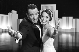 Az alakításáért Oscar-díjjal kitüntetett Jean Dujardin francia színész és Berenice Bejo francia színésznő A némafilmes (The Artist) című film egyik jelenetében Az alakításáért Oscar-díjjal kitüntetett Jean Dujardin francia színész és Berenice Bejo francia színésznő A némafilmes (The Artist) című film egyik jelenetében