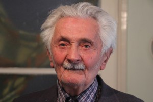 Daka József egri trónkövetelő, aki magát az utolsó élő Árpád-házi leszármazottnak vallja egri otthonában 2012. április 7-én (Fotó: Mészáros Márton) 