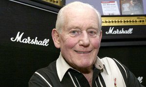 Jim Marshall brit üzletember, a világ legismertebb gitárerősítő-gyártó cégének alapítója (1923-2012)