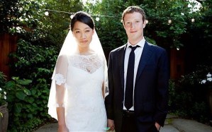 Mark Zuckerberg, a Facebook közösségi oldal atyja és felesége, Priscilla Chan (Forrás: Facebook, 2012. május 19.)