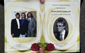 Robin Gibb brit énekes, dalszerző, a Bee Gees tagja (1949-2012)