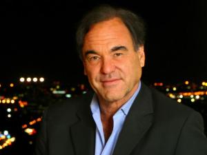 Oliver Stone Oscar-díjas amerikai filmrendező, forgatókönyvíró