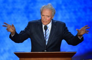 Clint Eastwood Oscar-díjas amerikai színész-rendező beszél a Florida állambeli Tampa Bay Times Forum rendezvényközpontban, a Republikánus Párt négynapos elnökjelölt-állító konvenció utolsó napján, 2012. augusztus 30-án