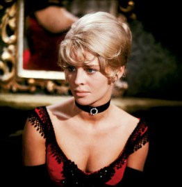 Julie Christie Oscar-díjas brit színésznő a Doktor Zsivágó című film egyik jelenetében 1965-ben