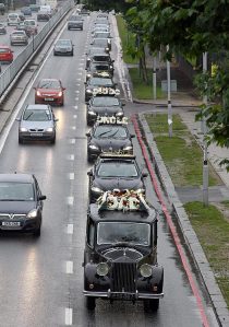 Charlie Richardson (1934-2012) brit gengszter temetési menete Dél-Londonban 2012. október 9-én