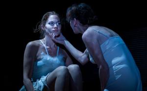 Martinovics Dorina és Nagy Mari a Nemzeti Színház Csongor és Tünde című előadásában (bemutató: 2012. október 6.) Martinovics Dorina és Nagy Mari a Nemzeti Színház Csongor és Tünde című előadásában (bemutató: 2012. október 6.)