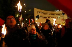 A Nobel-békedíj Európai Uniónak való odaítélése ellen tüntetnek Oslóban 2012. december 9-én