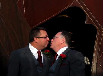 Leith Semmens ausztrál képzőművész és párja, Ian Hunter társadalmi integrációs miniszter