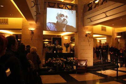 Hollósi Frigyes Jászai Mari-díjas színművészt (1941-2012) búcsúztatják a Nemzeti Színházban 2012. december 20-án (Fotó: Mészáros Márton)