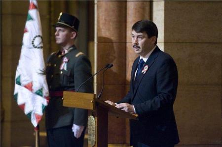 Áder János köztársasági elnök a Kossuth- és Széchenyi-díjak átadásán a Parlament kupolacsarnokában 2013. március 15-én