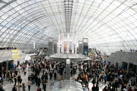 Érdeklődők a 2013-as Lipcsei Könyvvásáron