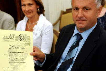 Korábban, 2011-ben készült felvétel Szaniszló Ferenc újságíróról, az Echo TV műsorvezetőjéről