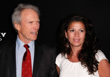 Clint Eastwood Oscar-díjas amerikai színész-rendező és felesége, Dina