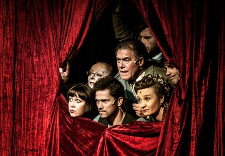 Szereplők a Mephisto című darabban a Nemzeti Színházban